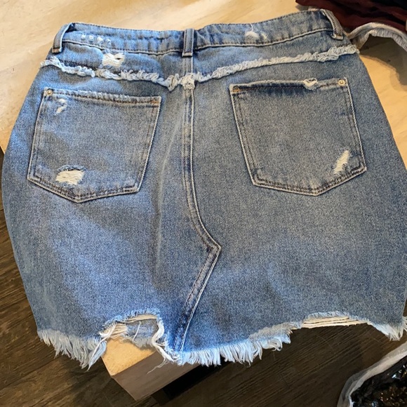 Zara denim floral embroidered skirt - Picture 2 of 2